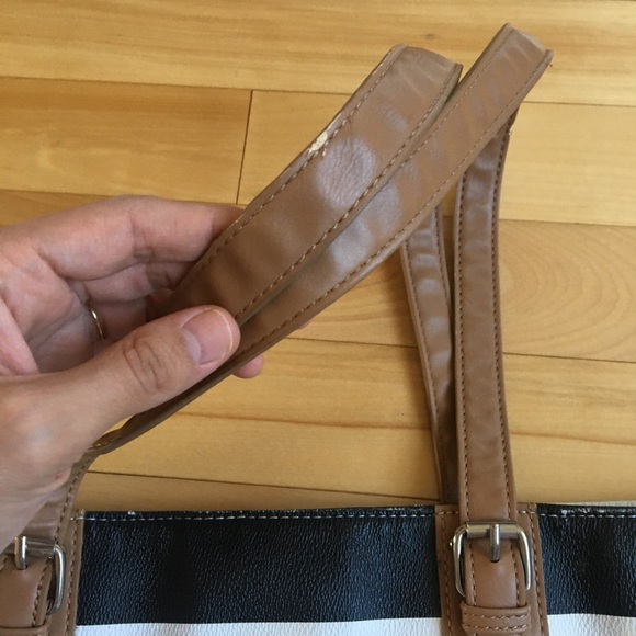 Kenneth Cole Reaction Tote - Picture 7 of 12